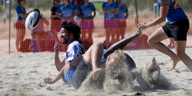 Beach rugby tournament. Hawks Bay vs Inside runners Tauranga. Photo/George Novak