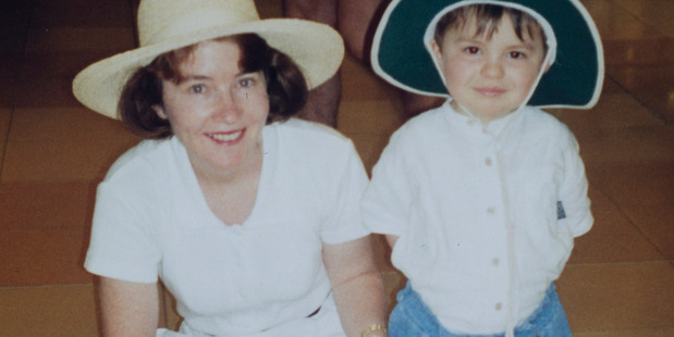 Jamie Beaton with his mother Paula in 1998. Photo / Fiona Goodall