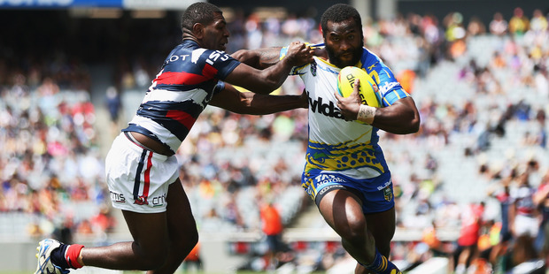 Parramatta winger Semi Radradra on his way to scoring a try against the Sydney Roosters at the 2015 NRL Auckland Nines. Photo/Getty.