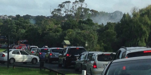 Traffic backs up near the fire. Photo / Rachelle Luxford