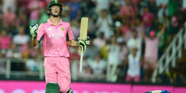 South Africa's Chris Morris reacts as an England bowler, well, we're not sure what he's doing. Photo / Getty