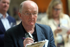 The United Kingdom's Oz Clarke, wine writer, was one of the international visitors treated to a wine tasting at Black Barn. Photo / Paul Taylor