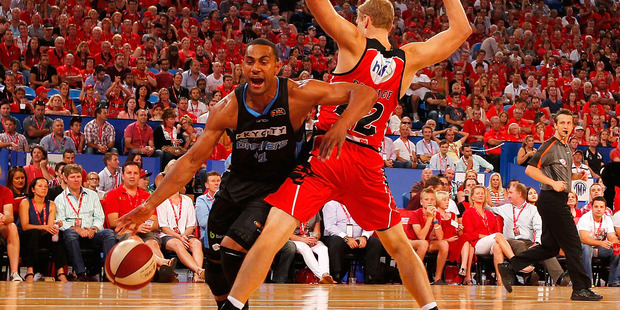 Mika Vukona and Shawn Redhage have enjoyed a number of battles over the years. Photo / Getty