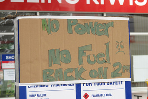 The power cut closed shops, petrol stations and restaurants across the Far North. PHOTO / PETER DE GRAAF