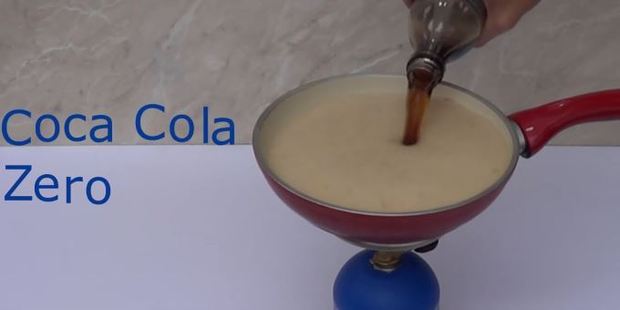 After revealing the sugar content in Coke, Coke Zero is tested. Photo / YouTube, Home Science