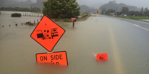State Highway 25 ( SH25 ) road to Pauanuia and Whangamata closed. Photo / Alan Gibson