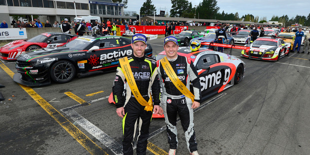 Gene Rollinson (left) and Simon Evans, winners of the three-hour NZ Endurance Championship crown. Photo / Geoff Ridder