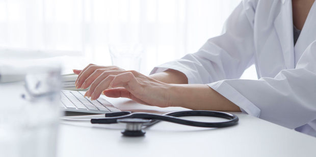 To Google or not is an issue doctors admit to grappling with. Photo / 123RF.com