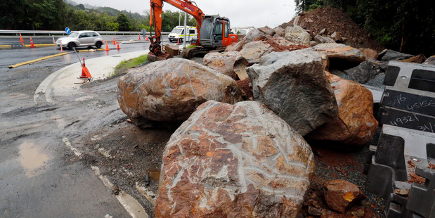 A large number of big and hard to remove rocks have delayed the progress of the Western Hills Drive upgrade between Kensington Ave and Manse Street. Photo / John Stone