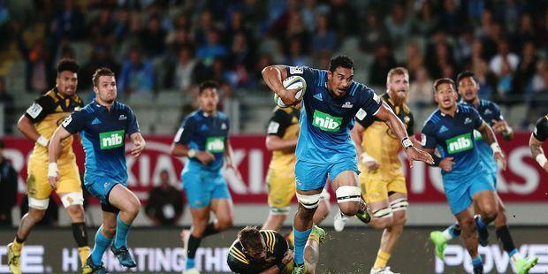 Jerome Kaino of the Blues makes a run. Photosport