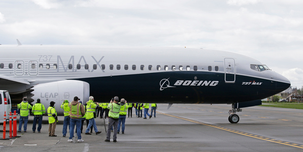 Boeing to dismiss hundreds of engineers amid sales slowdown