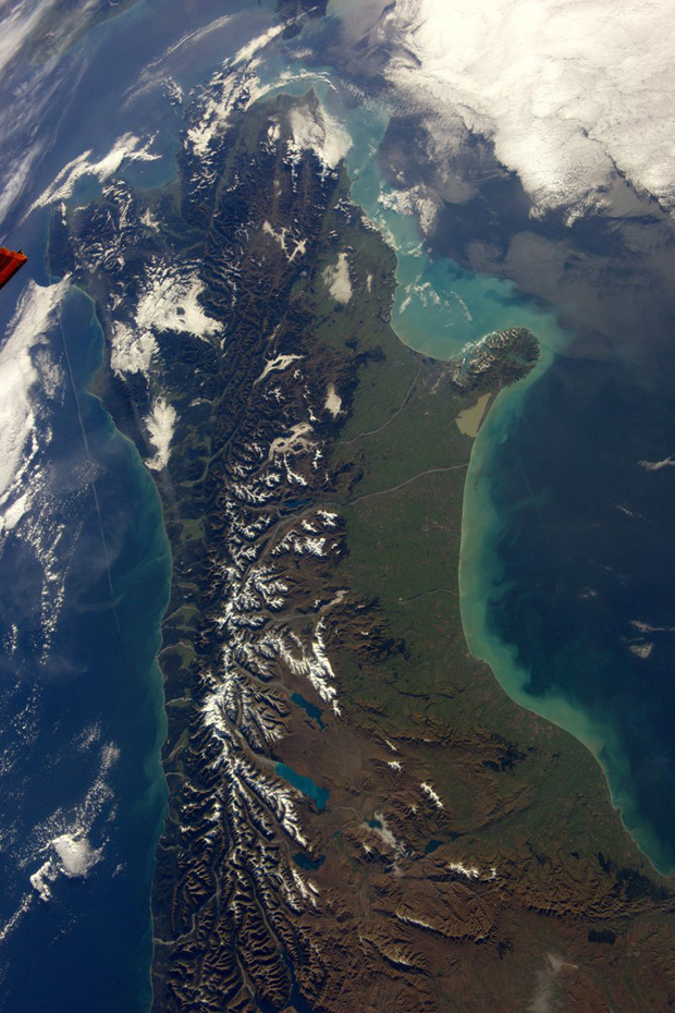 Banks Penninsula. Photo / @Thom_astro Twitter