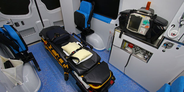 Australian paramedic diagnoses own heart attack and drives himself to hospital