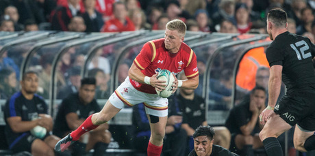 Former Blues and Chiefs playmaker Gareth Anscombe has re-signed with Wales and Cardiff. Photo / Greg Bowker.