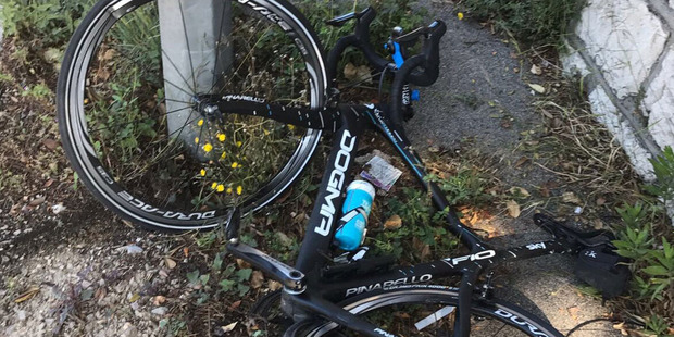 Chris Froome posted an image of Twitter of his busted bike. Photo / Twitter @chrisfroome