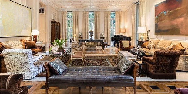 The Crespi Hicks Estate, which sits on 25 acres, has seven bedrooms and numerous bathrooms. Photo / Zillow.com