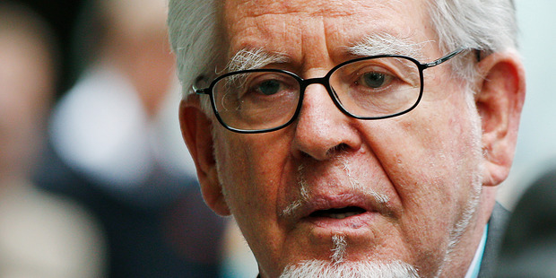 http://media.nzherald.co.nz/webcontent/image/jpg/20172/rolf_harris_ap_620x310.jpg