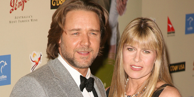 Bindi Irwin Clears the Air on Mom Terri & Russell Crowe Dating Rumors Bindi Irwin Clears the Air on Mom Terri & Russell Crowe Dating Rumors