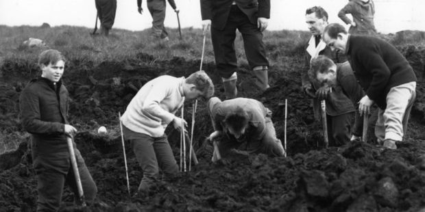 A search party looking for the victims of Ian Brady and Myra Hindley on Saddleworth Moor. Photo / Getty Images