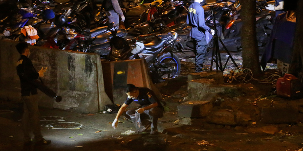 At least 5 dead, 10 wounded in Jakarta bus terminal bombing Featured