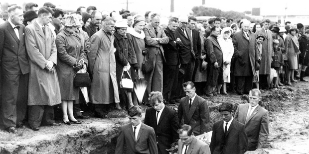 The mass funeral after the Strongman mine disaster. Photo / New Zealand Herald Archives