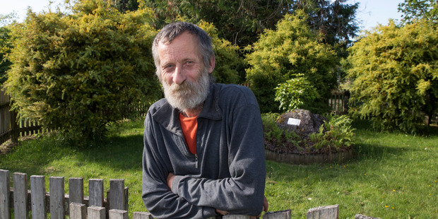 Colin Parker, who found Stephen Anderson victim Hank Van de Wetering, at the memorial in Raurimu. 17 January 2017. New Zealand Herald photograph by Mark Mitchell