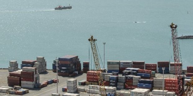 Napier is the first to engage the Albatros - a Dutch Dredging vessel which Napier Port has collaborated to contract over 10 years with the ports of Taranaki, Lyttleton, Timaru and Tauranga
