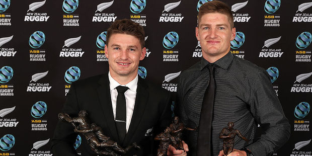 Beauden Barrett (L) and brother Jordie Barrett with their trophies at the NZ Rugby Awards. Photo / Getty