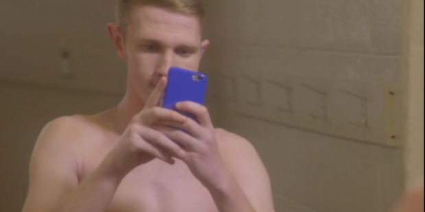 It's important to talk to your teen about the repercussions of sexting, says Youthline's chief executive. Shortland Street's "Harry Warner" has stirred up discussion on the issue.