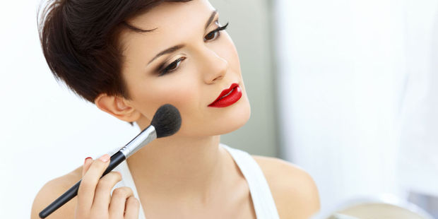 According to experts, there's five specific beauty tricks every lady can employ to instantly make themselves twice as attractive. Photo / 123RF