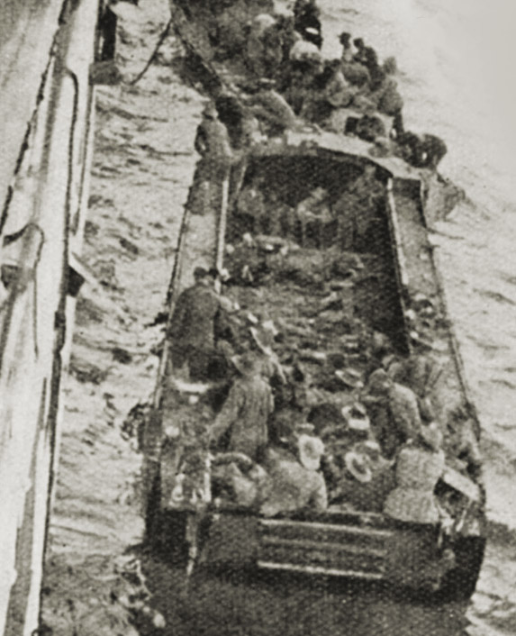 Wounded being hoisted aboard the hospital ship Maheno off the Gallipoli coast. Picture | Weekly News