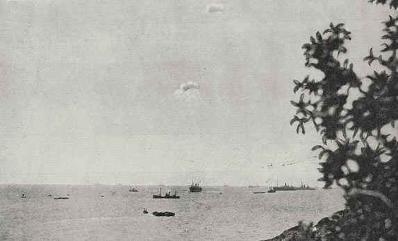 Boats of Australian and New Zealand soldiers come under fire while being towed to the shore at Gallipoli. Photo: Private Robert Steele. Shells exploding. | 24 June 1915 Weekly News.