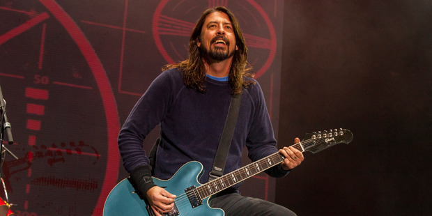 'Thanks for healing my broken leg Taylor Swift, you're the best' - Dave Grohl.