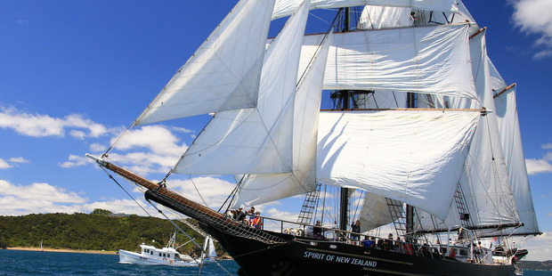 La financiación de los medios más becas en velero - New Zealand Herald 1 The Spirit of New Zealand - under full sail during this year's Bay or Islands Tall Ships Race - will offer more scholarships to Northland youth. Photo / Stephan Western