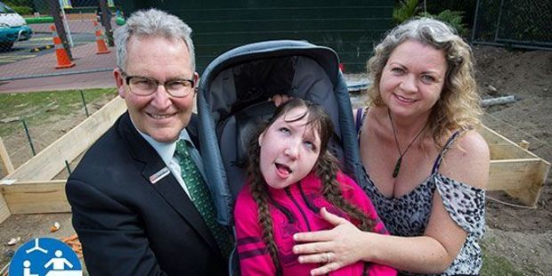 Mayor Andrew King with Hamilton mother Jenn Hooper and her daughter Charley. Photo / Supplied