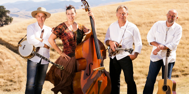 Festival todavía va después de 10 años - New Zealand Herald 1 Pipi Pickers are guest artists at the Aongatete Music Festival. Photo/supplied