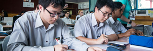 Pukekohe High School physics students preparing for NCEA: they may now have to include 20 credits from a 'pathway' research or community project in their last two years. File photo