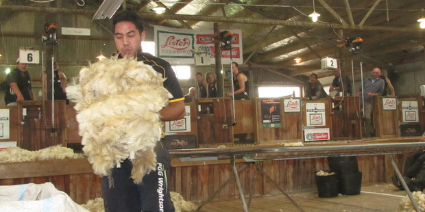 World champion woolhandler Joel Henare when he regained the New Zealand Woolhandler of the Year Open title in 2015. Photo / Doug Laing