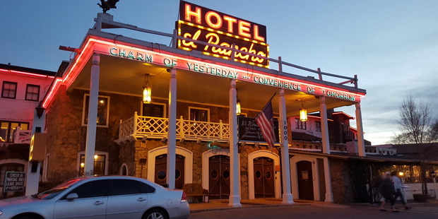 Hotel El Rancho.